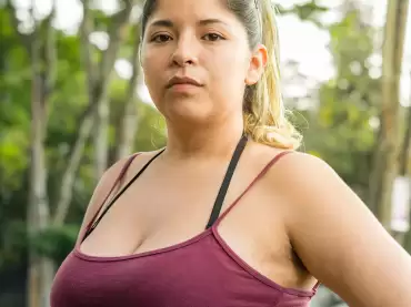 Cambios del busto con la edad: cómo evoluciona y qué soluciones existen