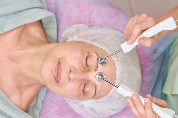 Impacto del rejuvenecimiento facial en el Autoestima y Bienestar